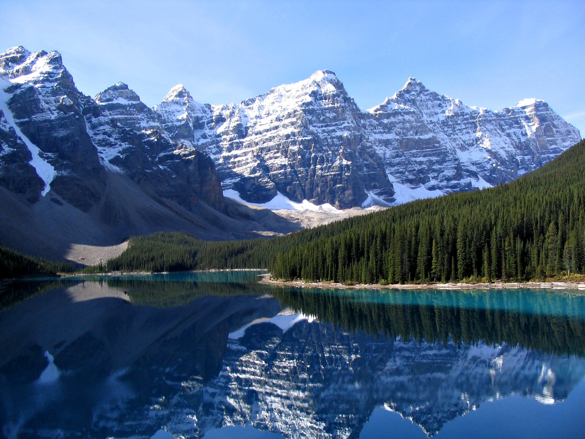 Turquoise Moraine Lake beneath the peaks of the Canadian Rockies